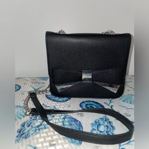 URBAN EXPRESSIONS BOW CROSSBODY BAG